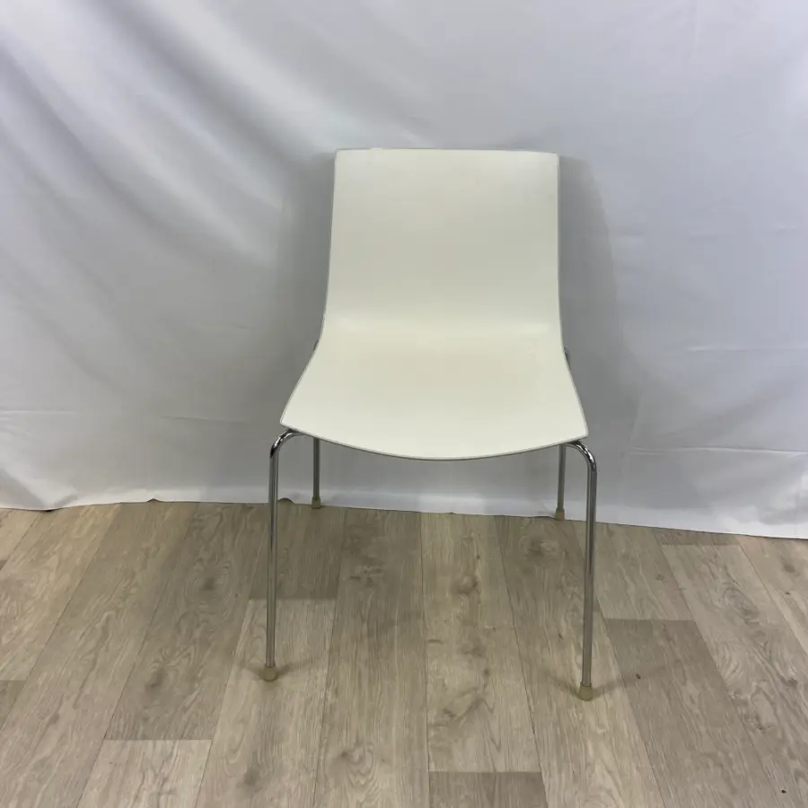 Chaise Catifa blanche 4 pieds - Arper